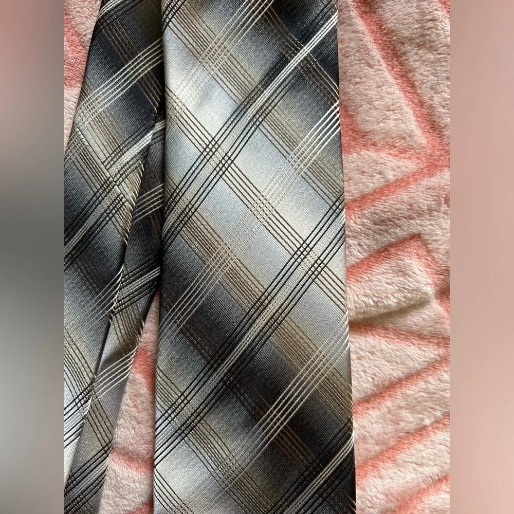 #23 Pronto Uomo Grey line tie